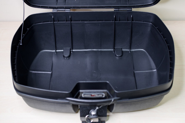 Изображение товара Кофр для мотоцикла AVM 698 LED