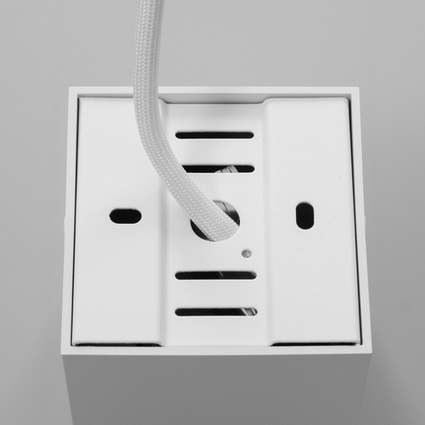 Изображение товара Точечный светильник BayerLux Кубик / 9901337 (белый/серебристый)