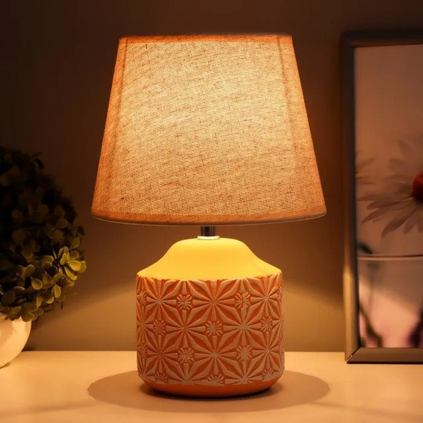 Изображение товара Прикроватная лампа Risalux Лиода 10193739 (бежевый)