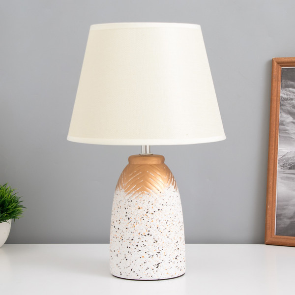 Изображение товара Прикроватная лампа Risalux Киу 10471006 (белый/золото)