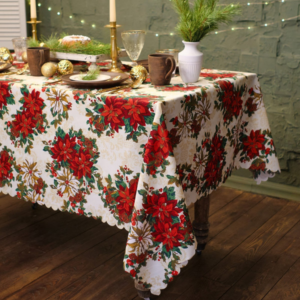 Изображение товара Скатерть Доляна Новогодние украшения 145x220 / 7731134