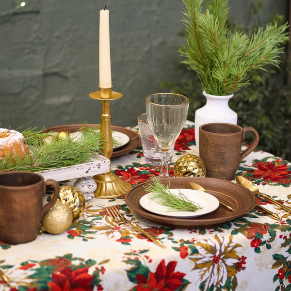 Изображение товара Скатерть Доляна Новогодние украшения 145x220 / 7731134