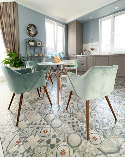 Изображение товара Обеденный стол Stool Group Eames DSW D70 (белый)