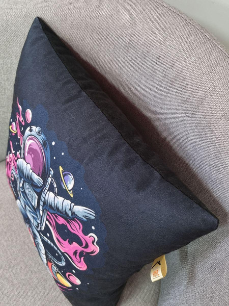 Изображение товара Подушка декоративная MATEX Next. Космо / 58-663 (черный/фуксия)