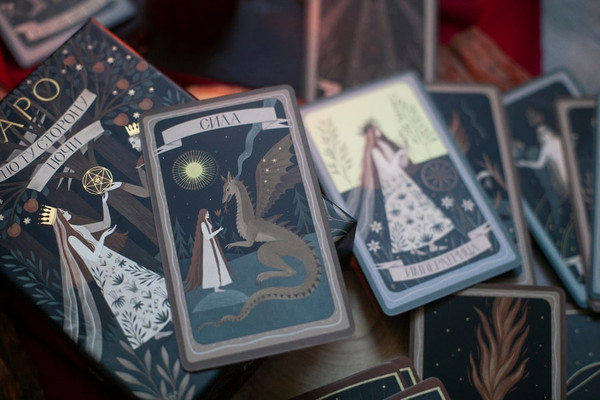 Изображение товара Гадальные карты МИФ По ту сторону ночи. Таро / 9785002146420 (Дворникова Александра)