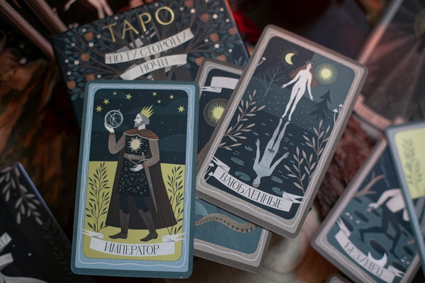 Изображение товара Гадальные карты МИФ По ту сторону ночи. Таро / 9785002146420 (Дворникова Александра)