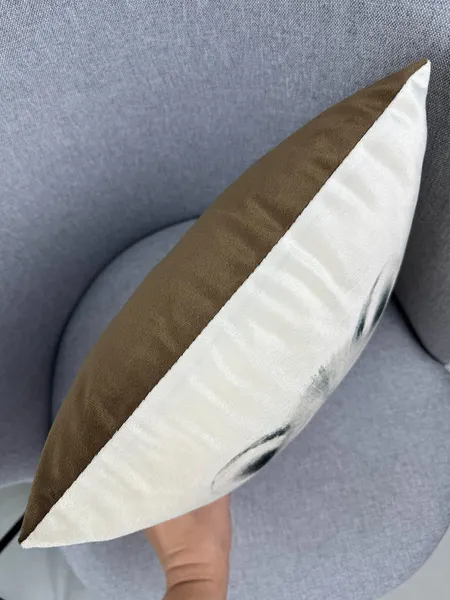 Изображение товара Подушка декоративная MATEX Fluffy. Енотик и кофеек / 62-349 (молочный/розовый/коричневый)