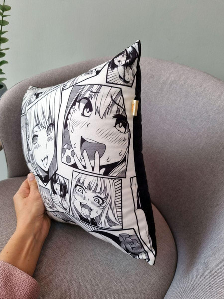 Изображение товара Подушка декоративная MATEX Anime. Girls / 63-377 (черный/белый/серый)
