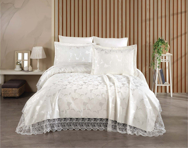 Изображение товара Набор текстиля для спальни DO&CO Karanfil 240x260 / 12252 (кремовый)