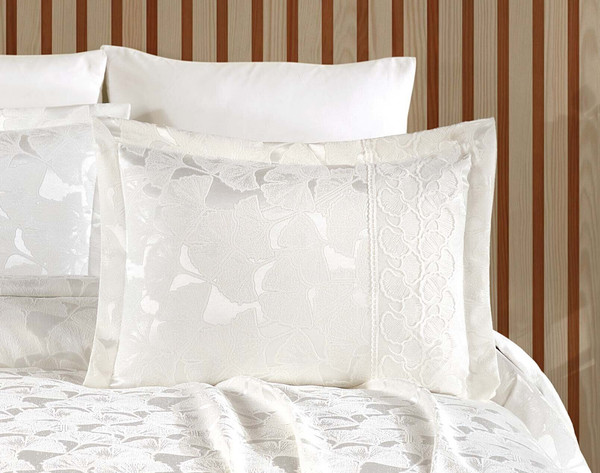 Изображение товара Набор текстиля для спальни DO&CO Karanfil 240x260 / 12252 (кремовый)