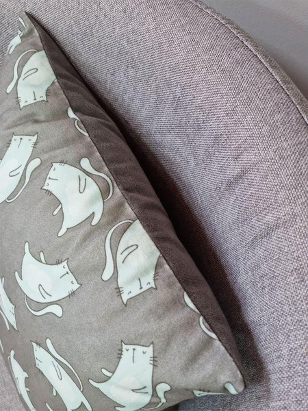 Изображение товара Подушка декоративная MATEX Fantasy. Котомикс / 58-564 (серый/серо-голубой)