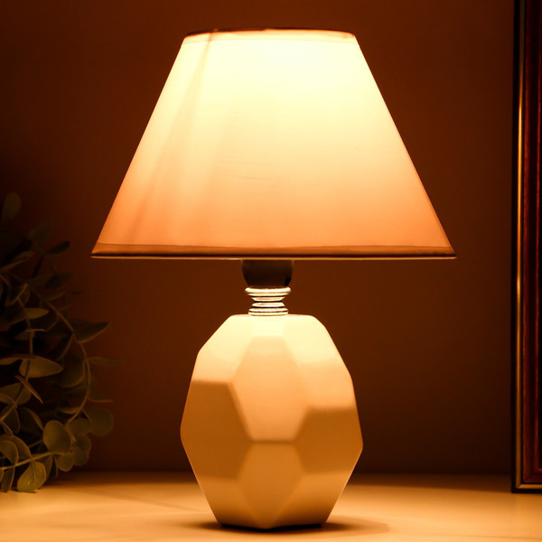 Изображение товара Прикроватная лампа Risalux Жаклин 7984504 (белый)