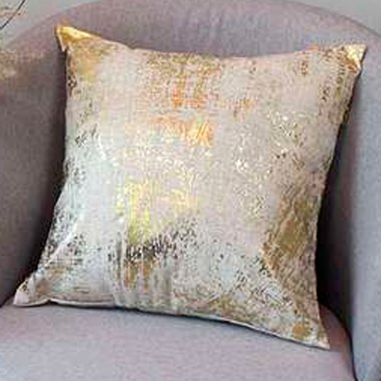 Изображение товара Подушка декоративная MATEX Luxury Line. Мазки / 42-785 (молочный/серый меланж/светло-золотистый)