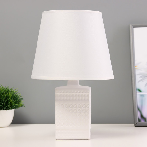 Изображение товара Прикроватная лампа Risalux Ираида 9680011 (белый)