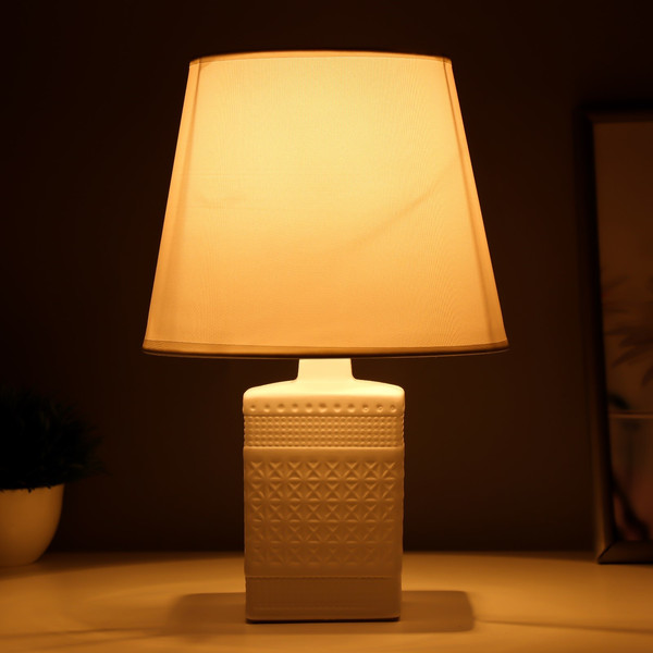 Изображение товара Прикроватная лампа Risalux Ираида 9680011 (белый)