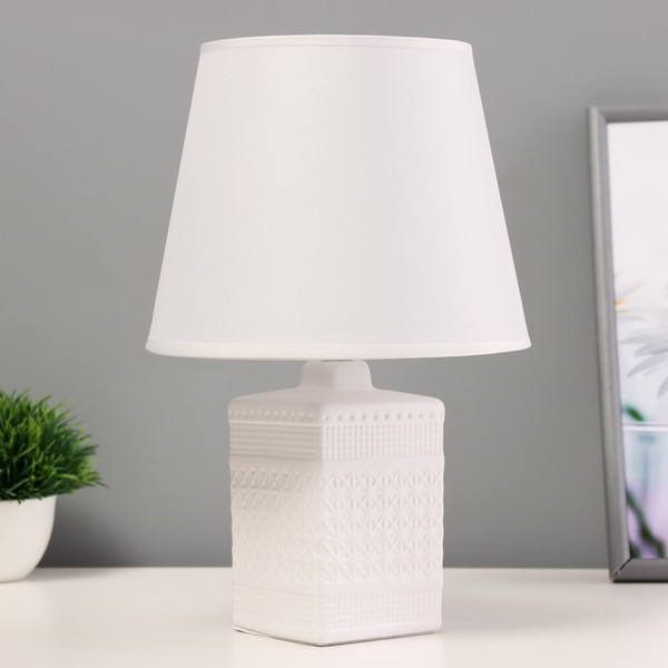 Изображение товара Прикроватная лампа Risalux Ираида 9680011 (белый)