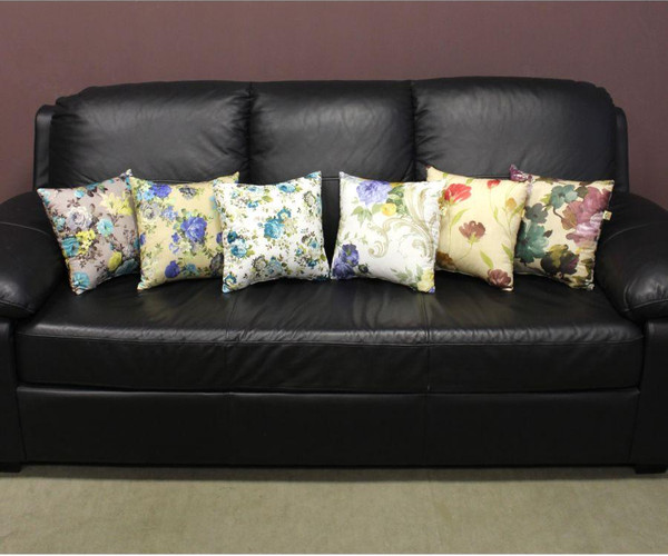 Изображение товара Подушка декоративная MATEX Concept Line. Синие розы и вензель / 33-653 (белый/синий)