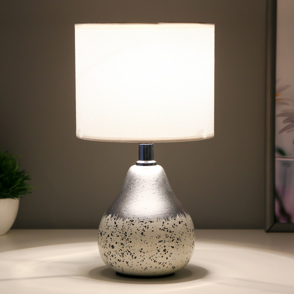 Изображение товара Прикроватная лампа Risalux Лиана 10229353 (белый/серебристый)