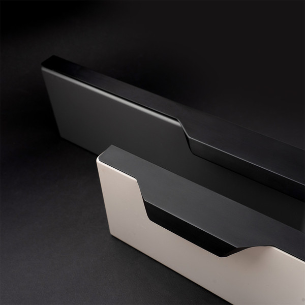 Изображение товара Ручка для мебели Kerron RT-004-900 BL (матовый черный)