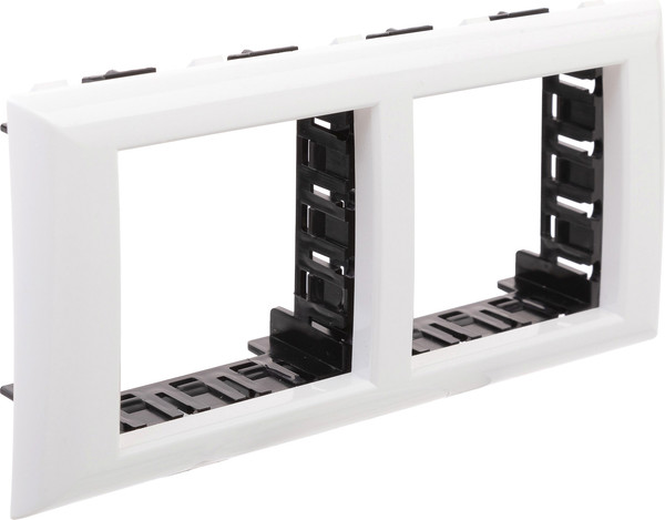 Изображение товара Рамка для выключателей и розеток DKC Avanti 4400914 (белый)