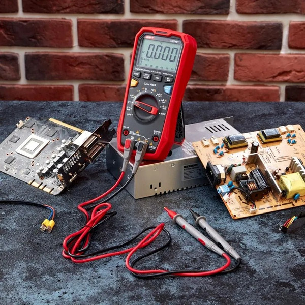 Изображение товара Мультиметр цифровой UNI-T UT61B+ / 13-0092