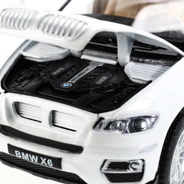 Изображение товара Масштабная модель автомобиля Технопарк BMW X6 / SB-68311