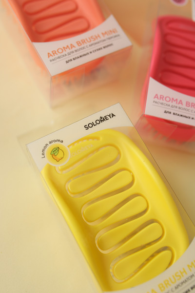 Изображение товара Расческа Solomeya Aroma Brush for Wet & Dry hair Lemon mini / 14-2062 (c ароматом лимона)