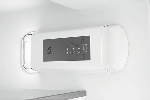 Изображение товара Встраиваемый холодильник Whirlpool WHC18 T132