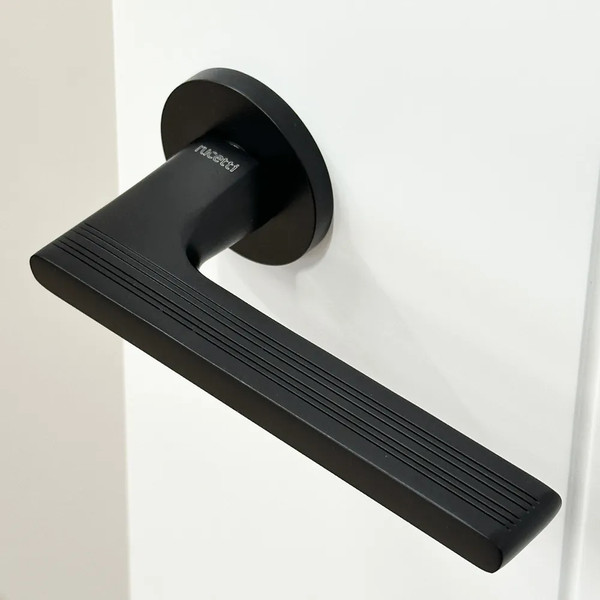 Изображение товара Ручка дверная Rucetti RAP 26 SLIM-R BL (черный)