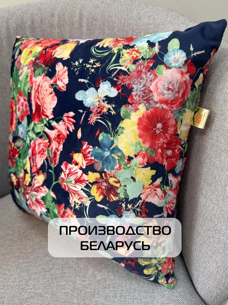 Изображение товара Подушка декоративная MATEX Concept. Красные цветы на синем / 15-697 (синий/красный)
