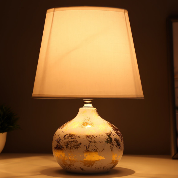 Изображение товара Прикроватная лампа Risalux Паттио 9680028 (белый/золото)