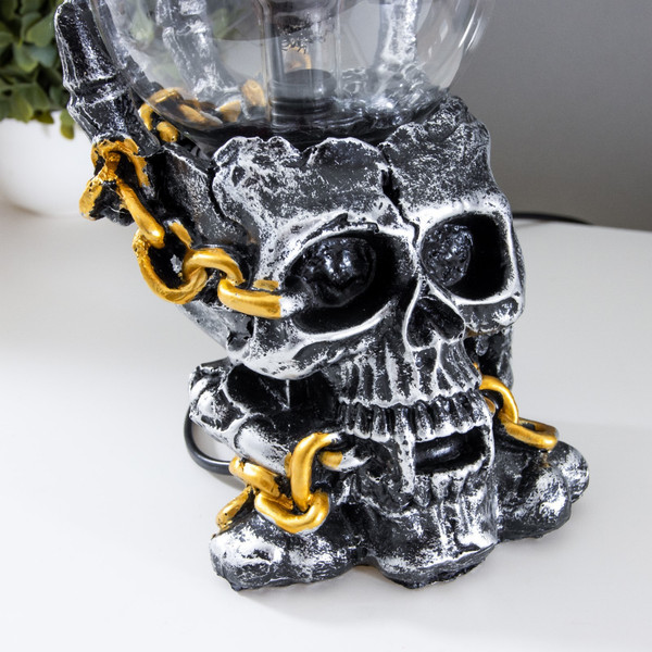 Изображение товара Декоративное освещение Risalux Плазменный шар Череп с цепью 1379705