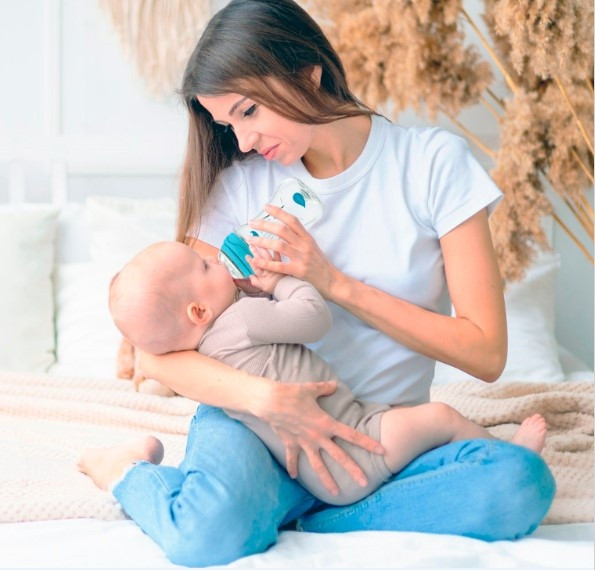 Изображение товара Бутылочка для кормления Nuvita Антиколиковая Materno Feel 6031 / NU-ALMB0064 (250мл, голубой)