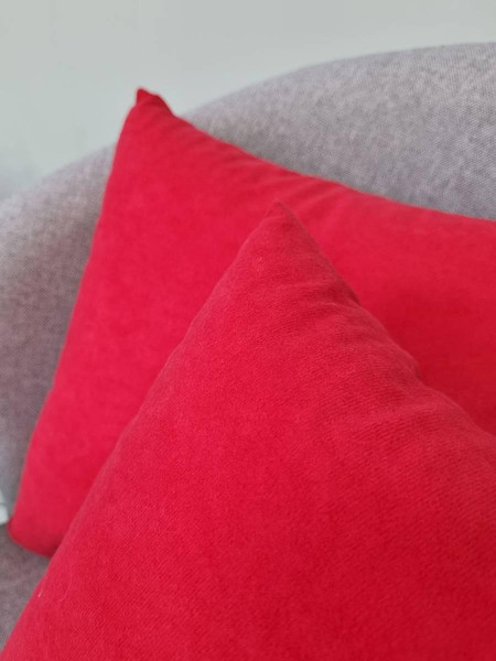 Изображение товара Подушка декоративная MATEX Velours / 30-690 (ярко-красный)