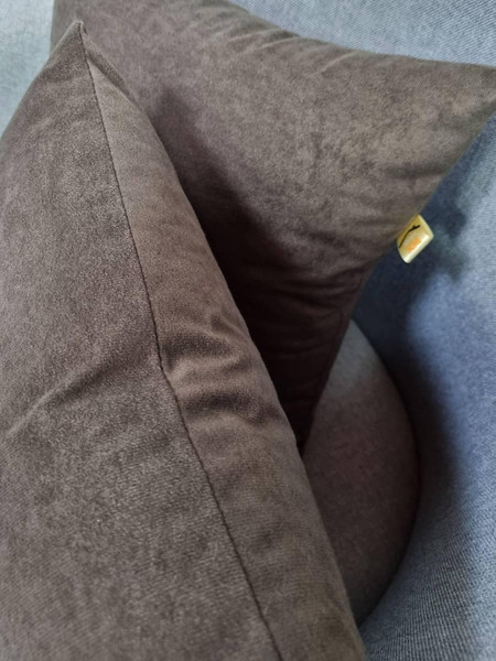 Изображение товара Подушка декоративная MATEX Velours / 29-076 (темно-коричневый)