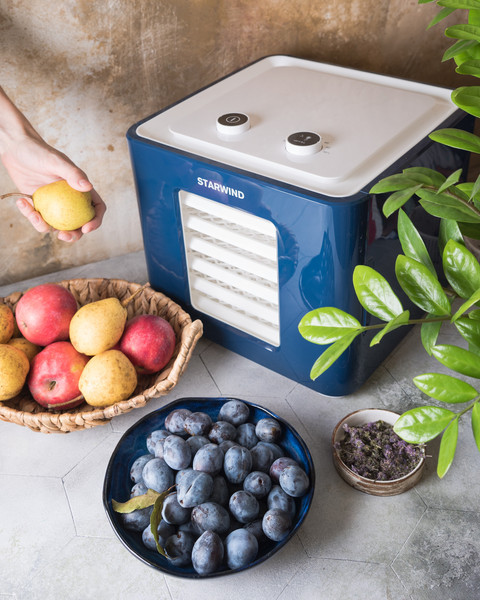 Изображение товара Сушилка для овощей и фруктов StarWind SFD6431 (синий)