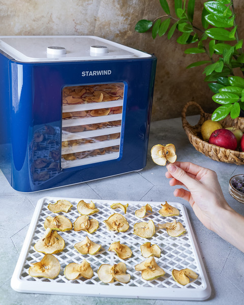 Изображение товара Сушилка для овощей и фруктов StarWind SFD6431 (синий)