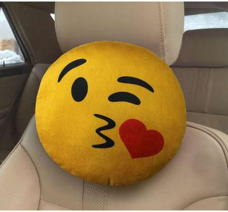 Изображение товара Подушка для автомобиля MATEX Emoji. Smile, Поцелуй / 26-822 (желтый/красный)
