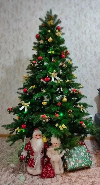 Изображение товара Ель искусственная National Tree Company Графская премиум / ГРАФ/ПР-180 (180см)