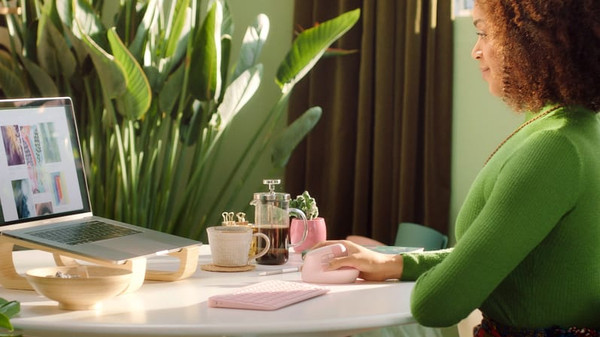 Изображение товара Мышь Logitech Lift / 910-006485 (графит)