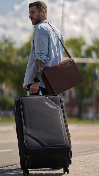 Изображение товара Чемодан на колесах Solier STL2240 (M, черный/кофе)