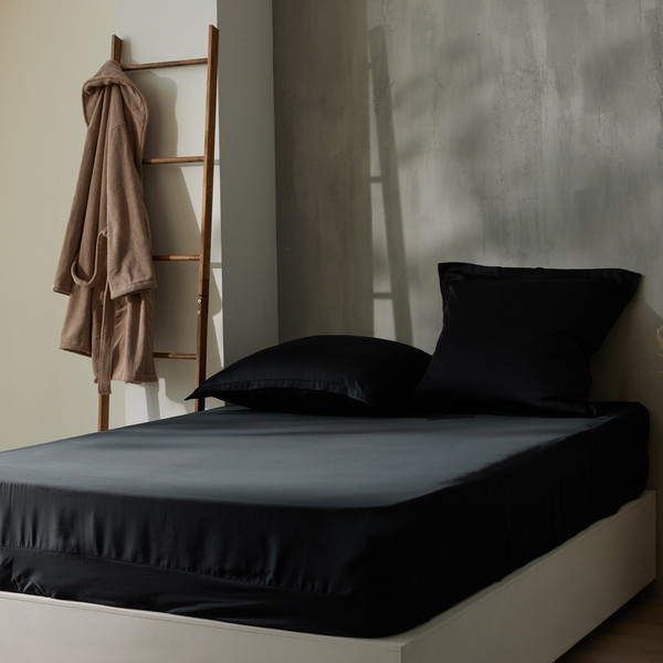 Изображение товара Простыня Sima-Land Home Tencel 160x200 на резинке / 10285382 (черный)