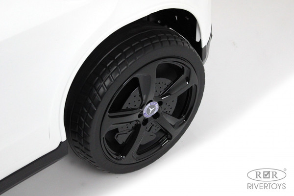 Изображение товара Детский автомобиль RiverToys X001XX (белый)