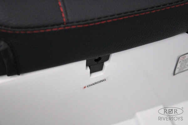 Изображение товара Детский автомобиль RiverToys X001XX (белый)