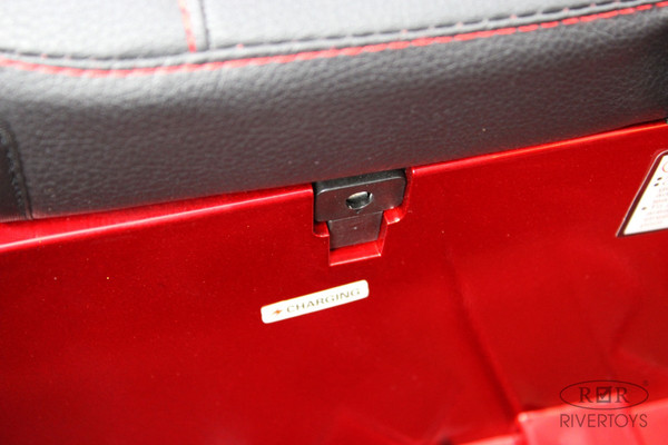 Изображение товара Детский автомобиль RiverToys X001XX (красный глянец)