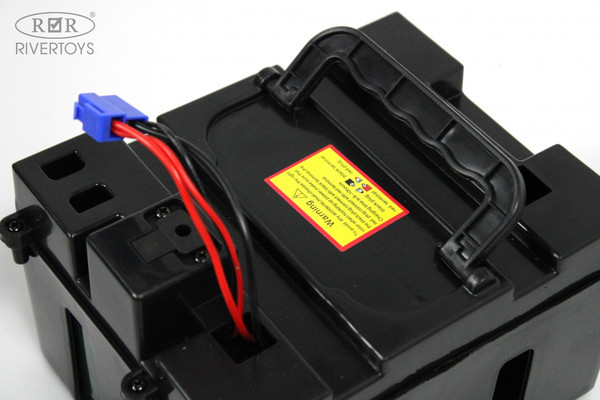 Изображение товара Детский автомобиль RiverToys E001EE (зеленый)