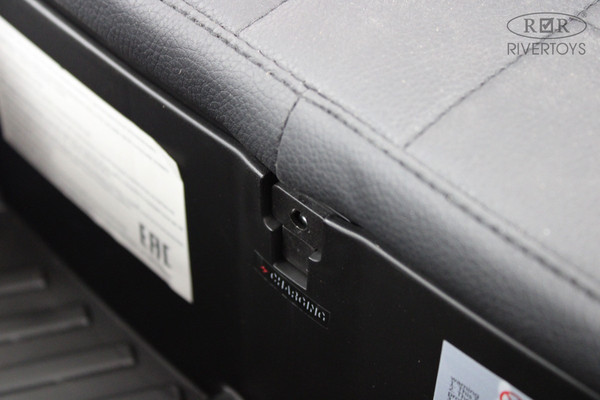 Изображение товара Детский автомобиль RiverToys K555PX (оранжевый)