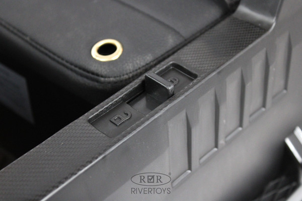 Изображение товара Детский автомобиль RiverToys K555PX (оранжевый)