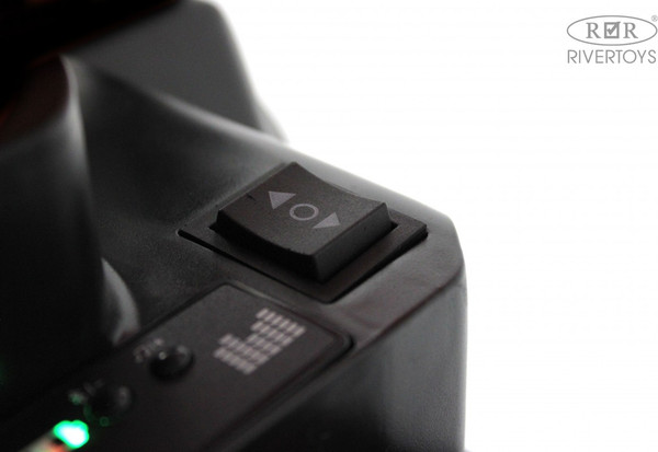 Изображение товара Детский автомобиль RiverToys G005GG (красный)