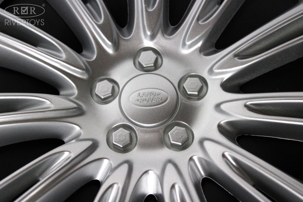 Изображение товара Детский автомобиль RiverToys Range Rover HSE 4WD / Y222YY (белый)